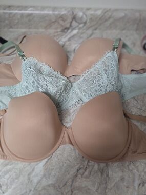 Victoria's Secret Nude & Sage Lace Convertible Bra Set